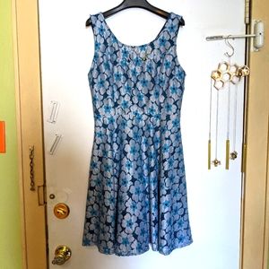 Metallic Blue Lace Flowers